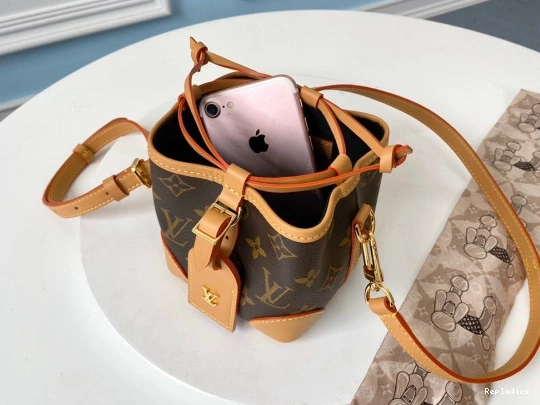 Rep ladies NOÉ LOUIS VUITTON PURSE 0724